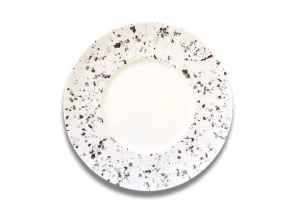 Original plates in jesmonite and Limoges porcelain. Tableware novelties