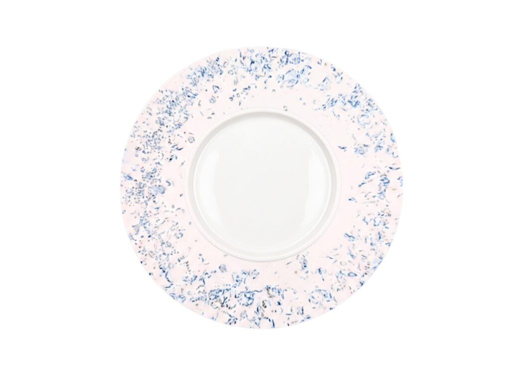 Assiettes originales en jesmonite et porcelaine de Limoges. Un nouvel art de la table