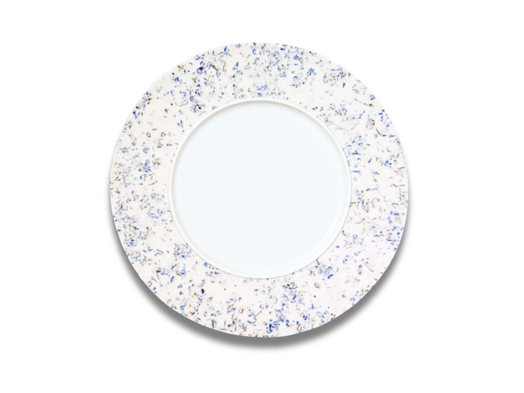 Assiettes originales en jesmonite et porcelaine de Limoges. Un nouvel art de la table